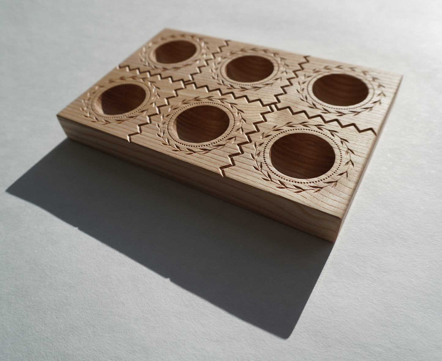 Q06 - Planche à raviolis pour 6 pièces avec rouleau en frêne