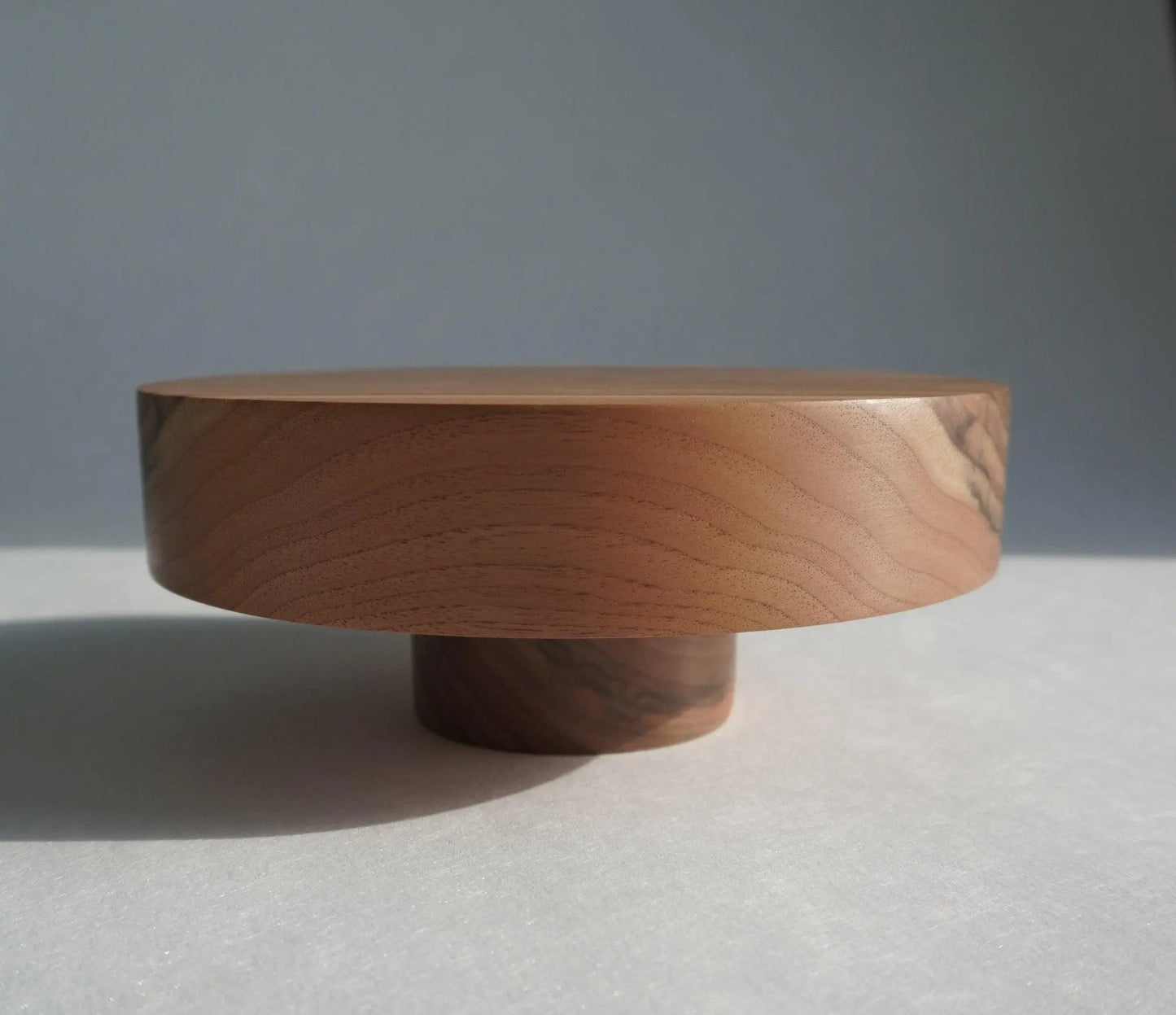 Q18 - Plateau sur pied en bois de noyer - Que du Bois Atelier