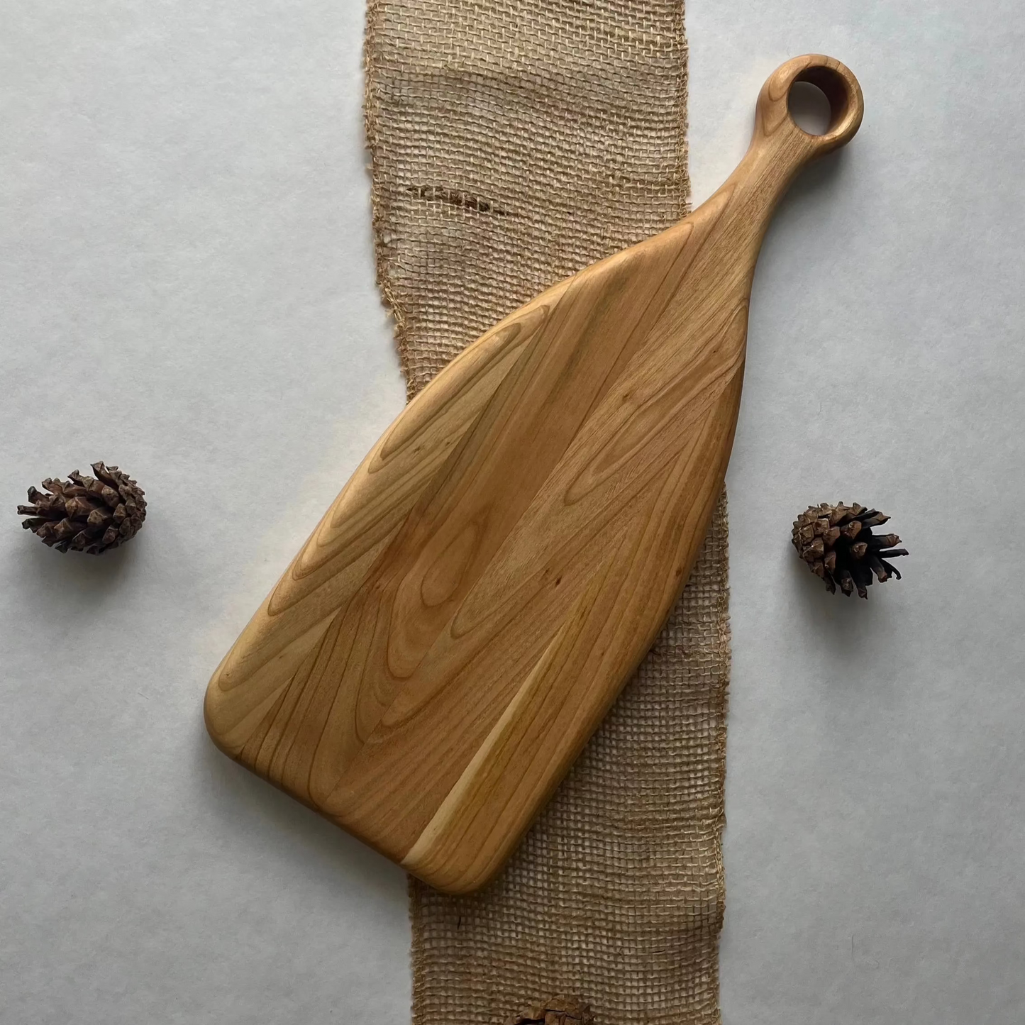 Q25 - Planche à découper en cerisier Que du Bois Atelier