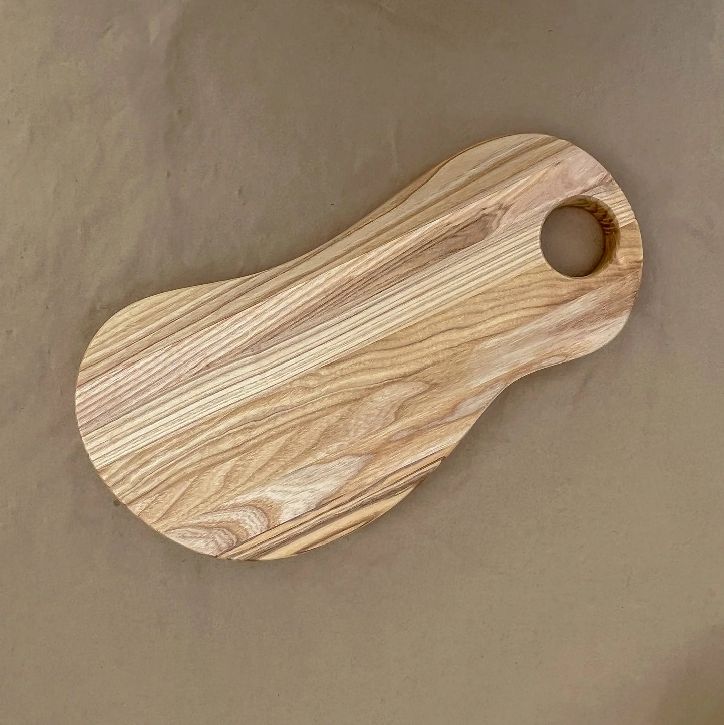 Q60 - La planche de service en bois de frêne Que du Bois Atelier
