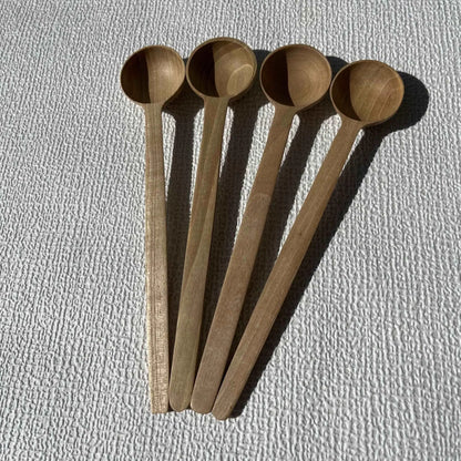 Freesia - lot de 4 cuillères en bois de noyer et en bois d'érable - Que du Bois Atelier