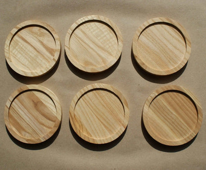 Heleau. Lot de 6 sous - verres en bois de frêne ou en bois de noyer - Que du Bois Atelier