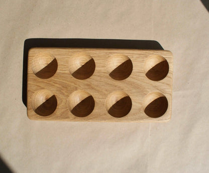 Nérine. Porte - œufs en bois de chêne - Que du Bois Atelier