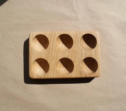Nérine. Porte - œufs en bois de chêne - Que du Bois Atelier