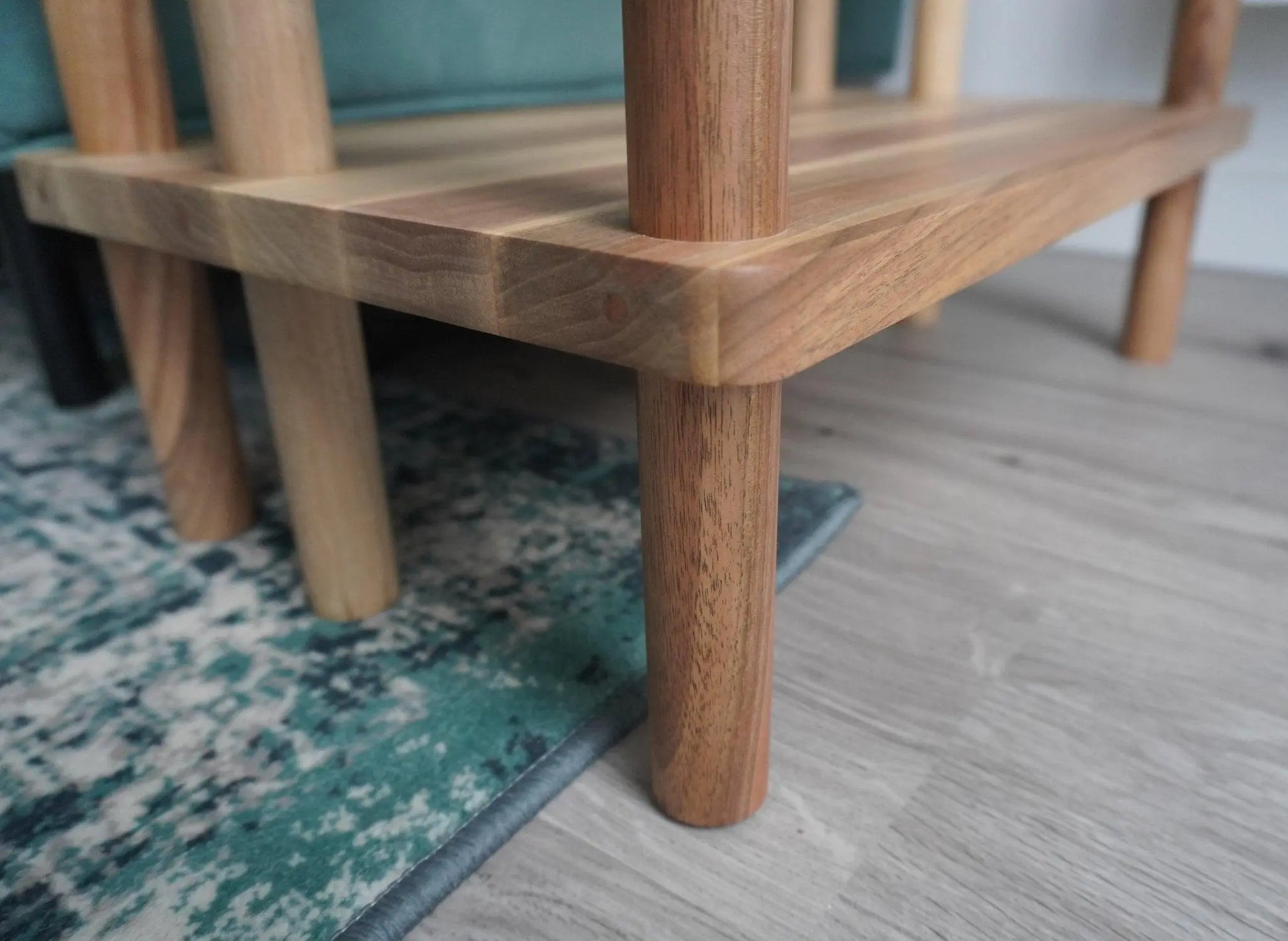 Q01 - Étagère en noyer pour café, livres et magazines - Que du Bois Atelier