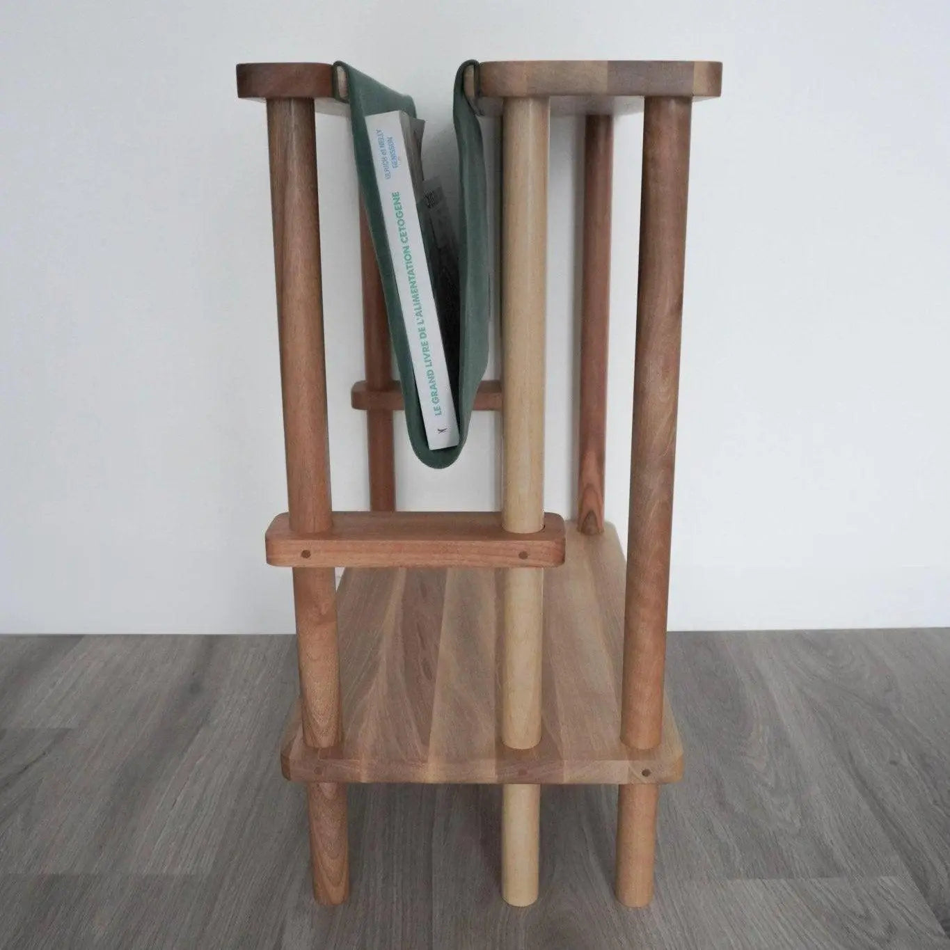 Q01 - Étagère en noyer pour café, livres et magazines - Que du Bois Atelier