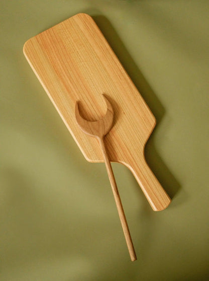 Planche à découper artisanale en bois de cerisier avec poignée - Que du Bois Atelier - Q10