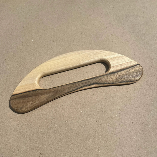 Q52 - Gua Sha en bois de noyer ou cerisier Que du Bois Atelier