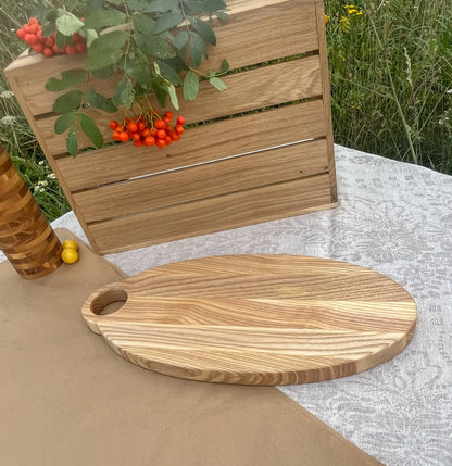 Q59 - Planche de service ovale en frêne faite à la main Que du Bois Atelier