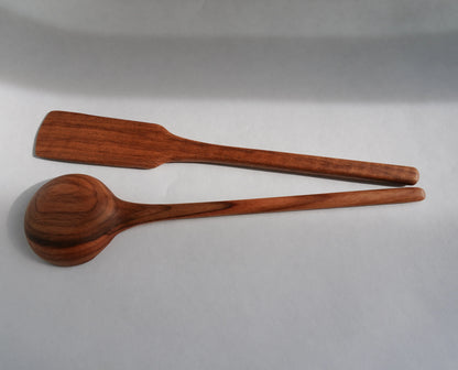 Q82 - Lot de 2 cuillères en noyer – 33 cm Que du Bois Atelier