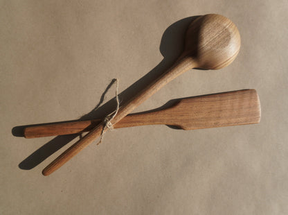 Q82 - Lot de 2 cuillères en noyer – 33 cm Que du Bois Atelier