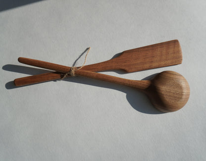 Q82 - Lot de 2 cuillères en noyer – 33 cm Que du Bois Atelier