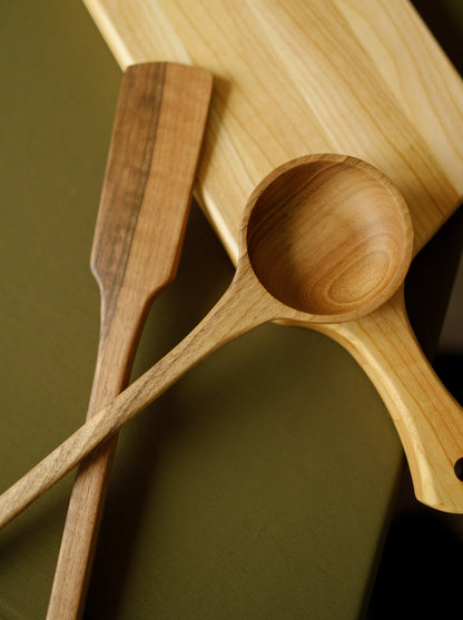 Q82 - Lot de 2 cuillères en noyer – 33 cm Que du Bois Atelier