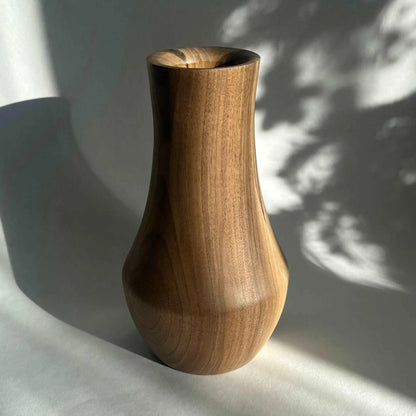 Que03 - vase en bois de noyer Que du Bois Atelier
