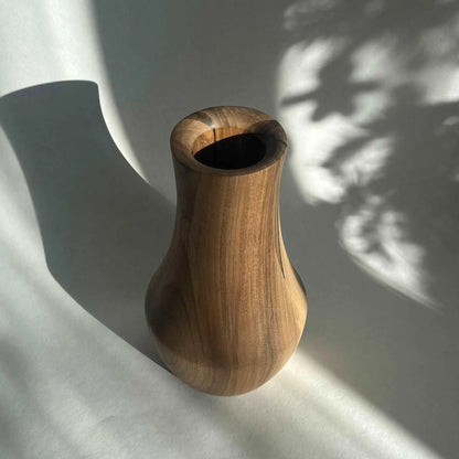 Que03 - vase en bois de noyer Que du Bois Atelier
