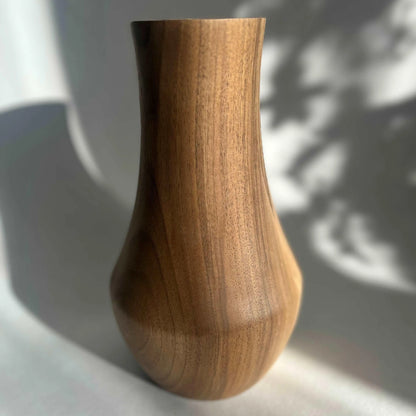 Que03 - vase en bois de noyer Que du Bois Atelier