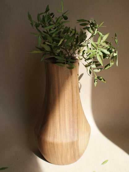 Que03 - vase en bois de noyer Que du Bois Atelier