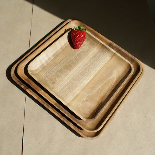 Alysse, assiette en bois de noyer, carrée, diamètre 20 cm - Que du Bois Atelier