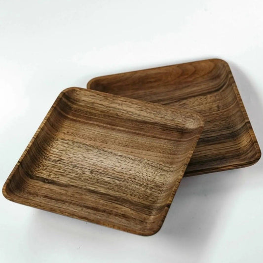 Alysse, assiette en bois de noyer, carrée, diamètre 24 cm - Que du Bois Atelier
